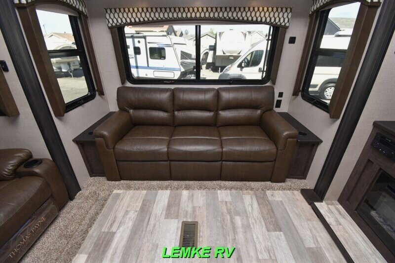 2020 Coachmen Brookstone 310RL   - Photo 25 - Rocklin, CA 95677