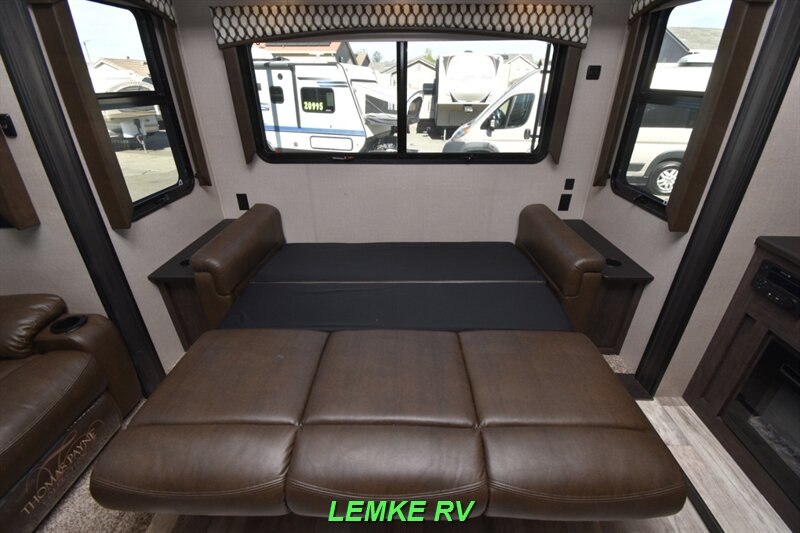 2020 Coachmen Brookstone 310RL   - Photo 26 - Rocklin, CA 95677