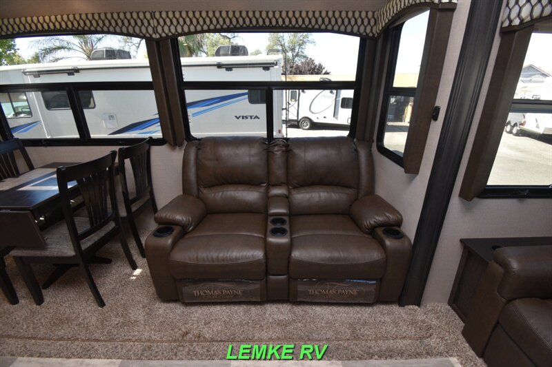 2020 Coachmen Brookstone 310RL   - Photo 23 - Rocklin, CA 95677