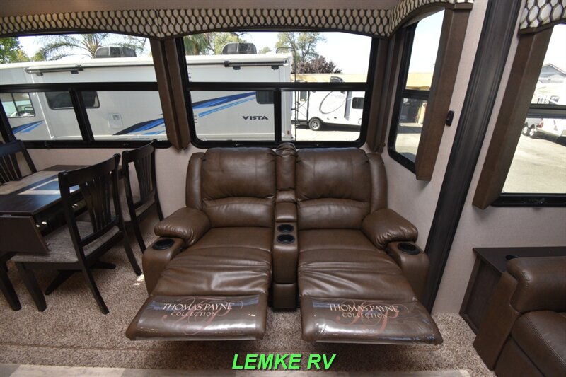 2020 Coachmen Brookstone 310RL   - Photo 15 - Rocklin, CA 95677