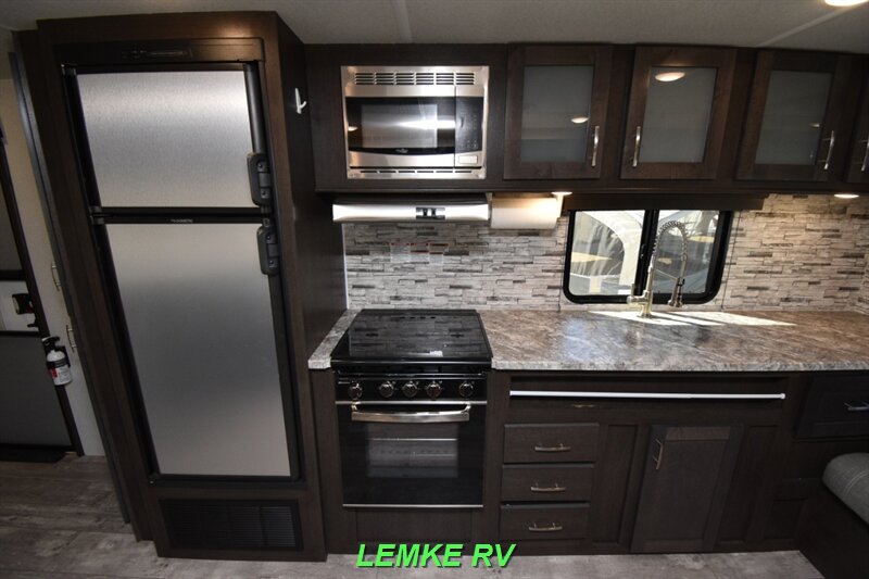 2020 Forest River Sonoma 2408RL   - Photo 12 - Rocklin, CA 95677