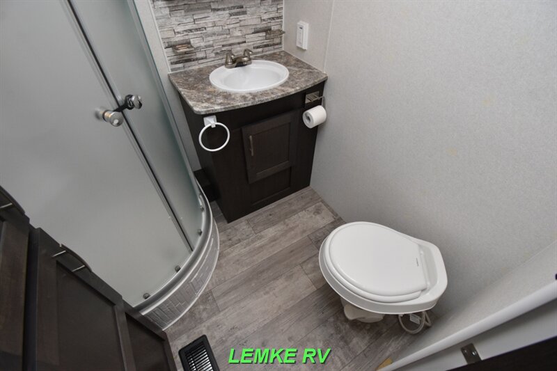 2020 Forest River Sonoma 2408RL   - Photo 13 - Rocklin, CA 95677