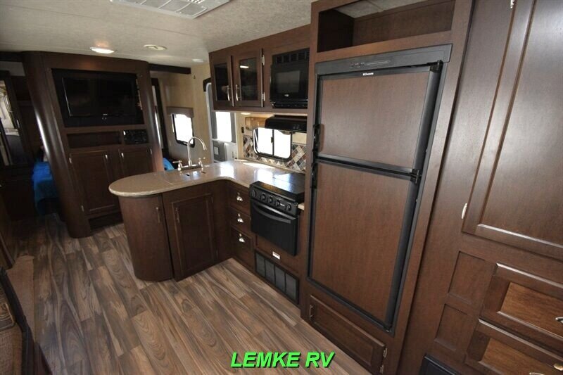 2017 Forest River Evo T2700   - Photo 19 - Rocklin, CA 95677
