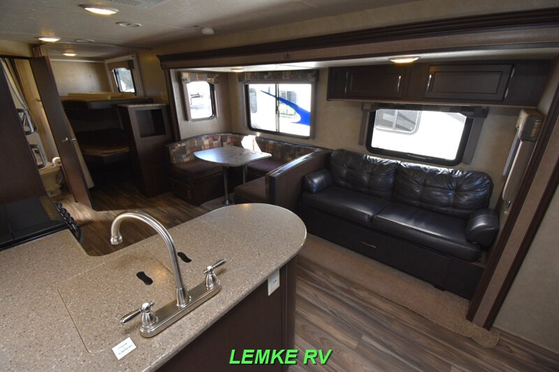 2017 Forest River Evo T2700   - Photo 11 - Rocklin, CA 95677