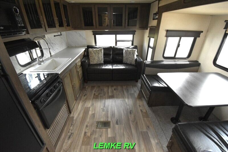 2018 Forest River Heritage Glen Hyper-Lyte 24RLSHL   - Photo 2 - Rocklin, CA 95677