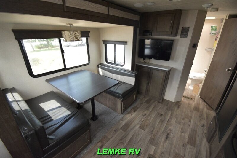 2018 Forest River Heritage Glen Hyper-Lyte 24RLSHL   - Photo 12 - Rocklin, CA 95677