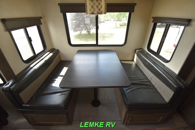 2018 Forest River Heritage Glen Hyper-Lyte 24RLSHL   - Photo 14 - Rocklin, CA 95677