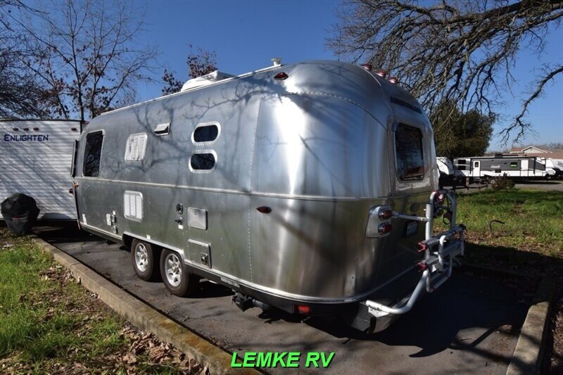 2016 Airstream Flying Cloud 23FB   - Photo 7 - Rocklin, CA 95677