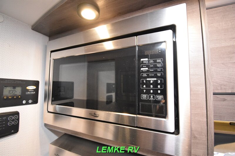 2021 Lance 1475   - Photo 13 - Rocklin, CA 95677