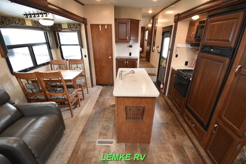 2016 K-Z Durango 281RLT   - Photo 5 - Rocklin, CA 95677