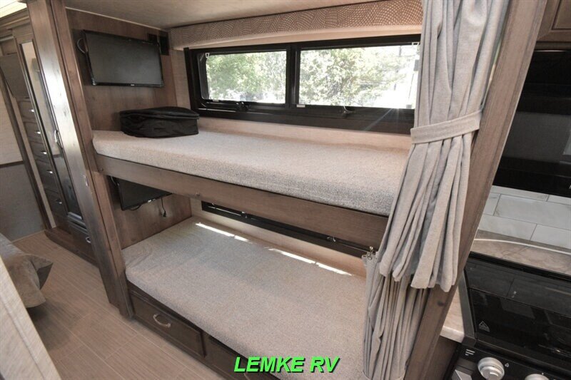 2021 Entegra Coach Vision 29F   - Photo 16 - Rocklin, CA 95677