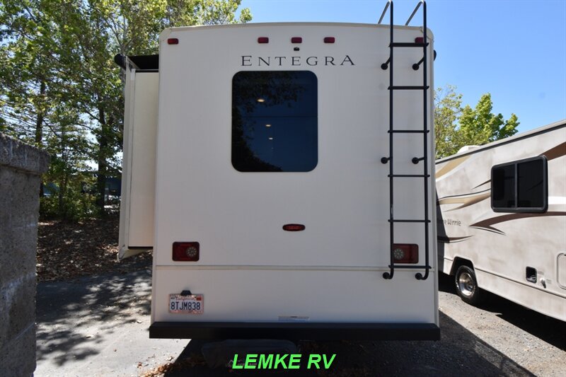2021 Entegra Vision 29F   - Photo 8 - Rocklin, CA 95677