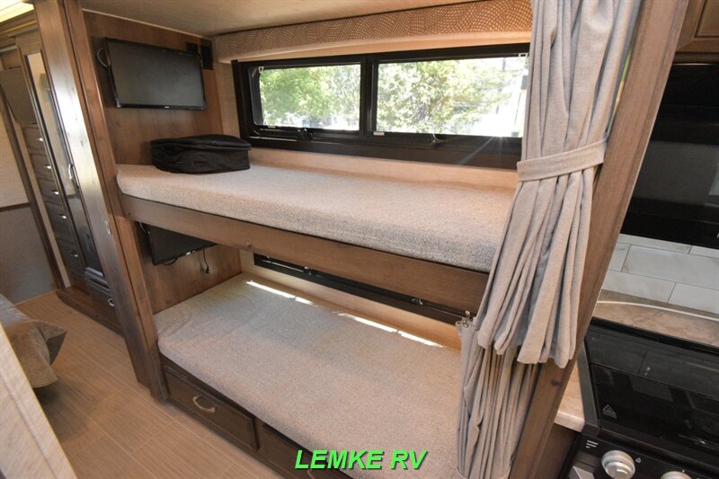 2021 Entegra Vision 29F   - Photo 24 - Rocklin, CA 95677