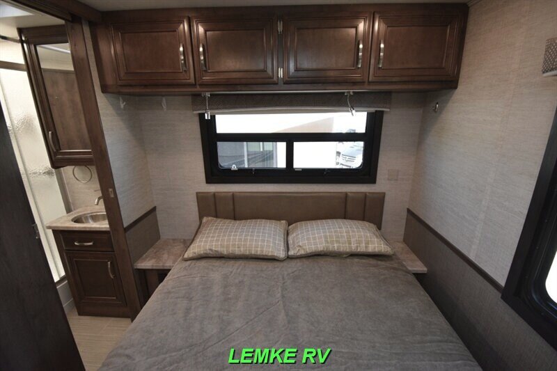 2021 Entegra Coach Vision 29F   - Photo 17 - Rocklin, CA 95677