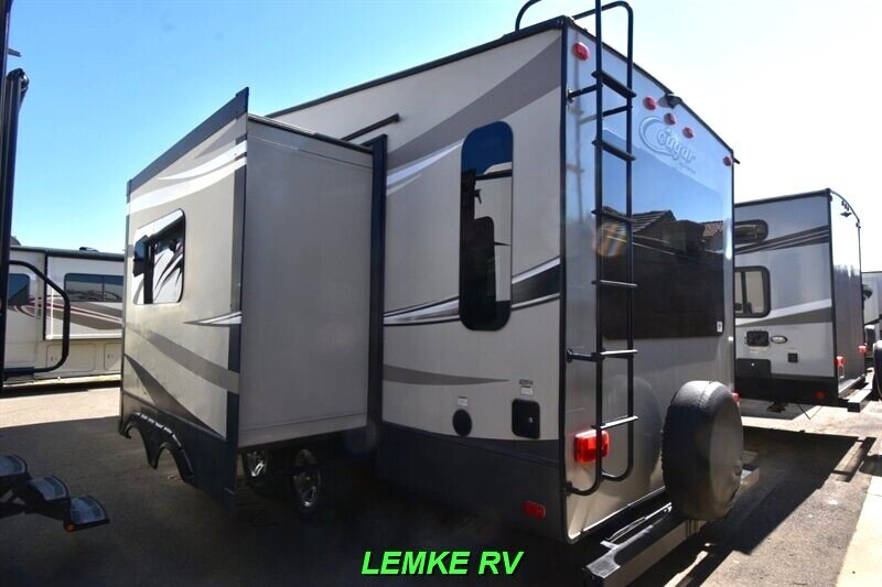 2017 Keystone Cougar 246RLSWE   - Photo 7 - Rocklin, CA 95677