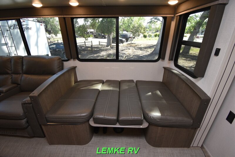 2021 Keystone Cougar Half-Ton 29BHS   - Photo 25 - Rocklin, CA 95677