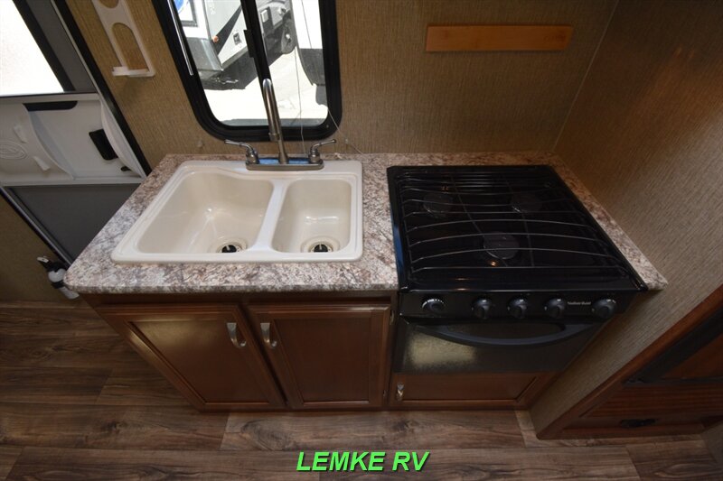 2017 Keystone Passport Ultra Lite Express 199MLWE   - Photo 14 - Rocklin, CA 95677