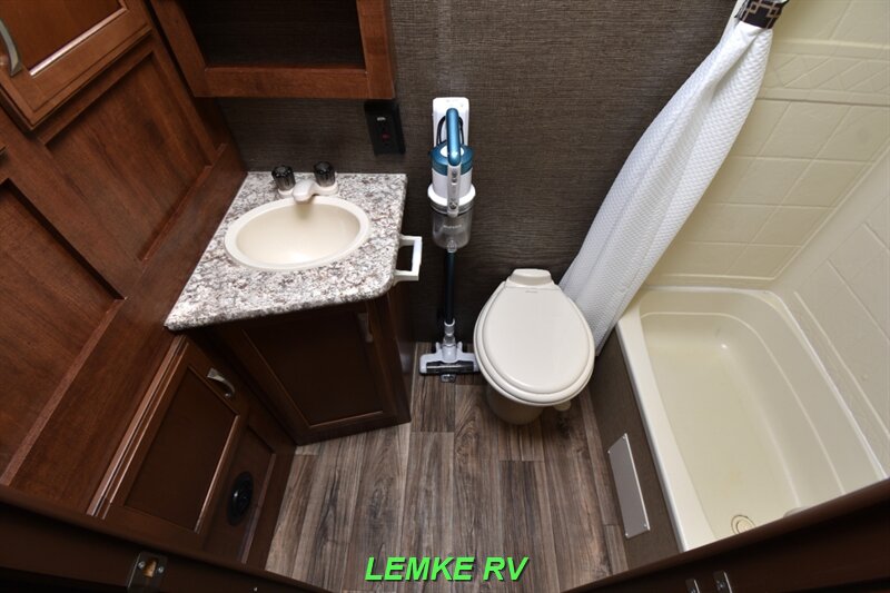 2017 Keystone Passport Ultra Lite Express 199MLWE   - Photo 17 - Rocklin, CA 95677