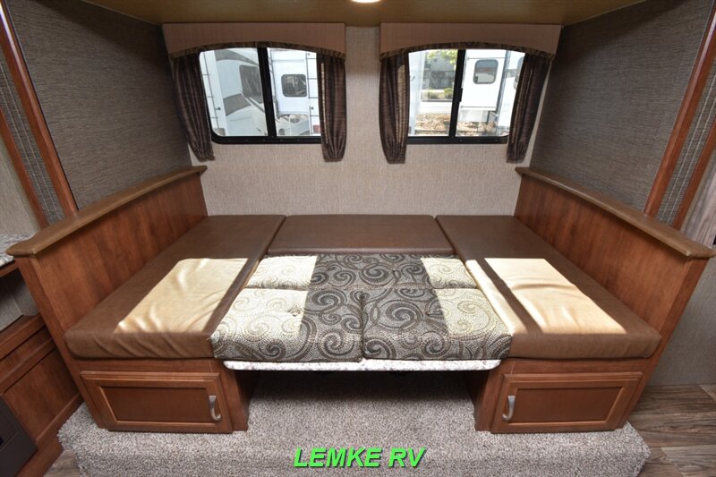 2017 Keystone Passport Ultra Lite Express 199MLWE   - Photo 24 - Rocklin, CA 95677