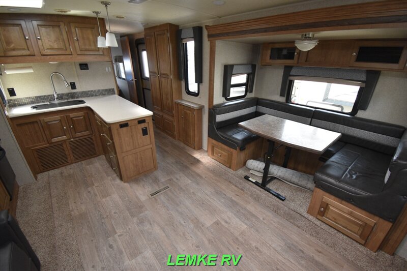 2018 Forest River Rockwood Ultra Lite 2703WS   - Photo 11 - Rocklin, CA 95677