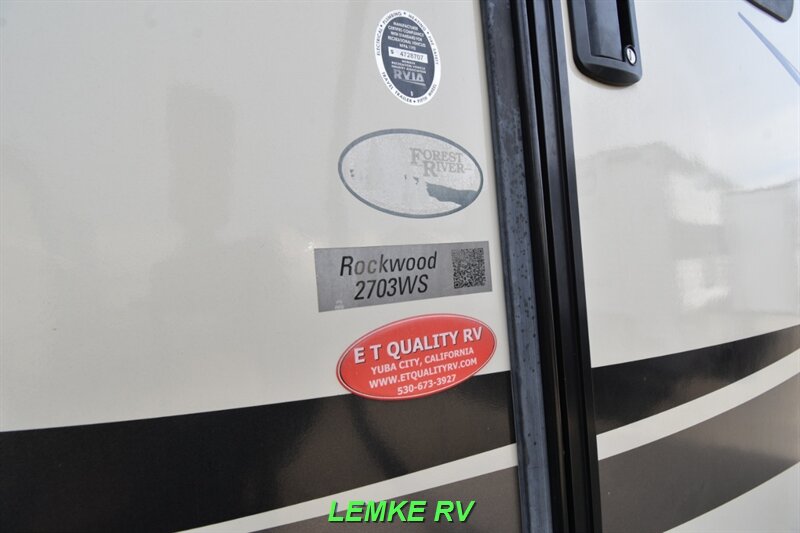 2018 Forest River Rockwood Ultra Lite 2703WS   - Photo 24 - Rocklin, CA 95677