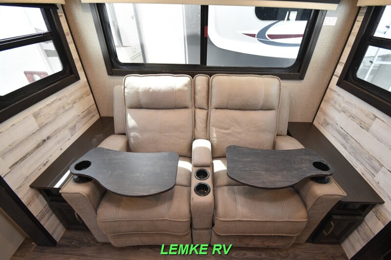 2021 Jayco Jay Feather 16RK   - Photo 15 - Rocklin, CA 95677
