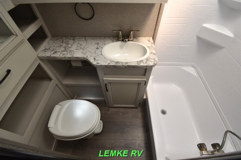 2021 Jayco Jay Feather 16RK   - Photo 20 - Rocklin, CA 95677