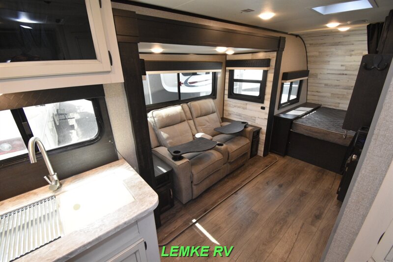 2021 Jayco Jay Feather 16RK   - Photo 10 - Rocklin, CA 95677