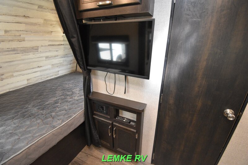 2021 Jayco Jay Feather 16RK   - Photo 21 - Rocklin, CA 95677