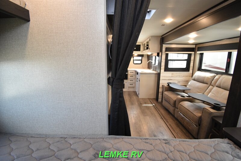 2021 Jayco Jay Feather 16RK   - Photo 19 - Rocklin, CA 95677