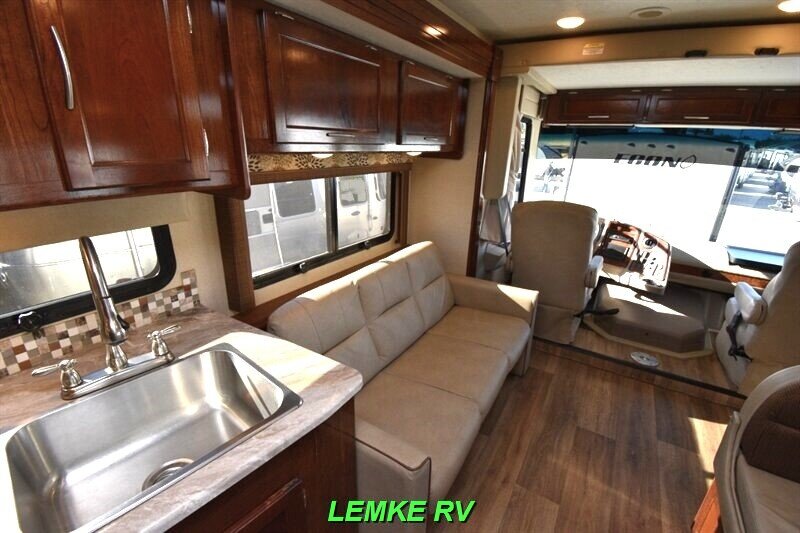 2018 Coachmen Pursuit Precision 29SS   - Photo 13 - Rocklin, CA 95677