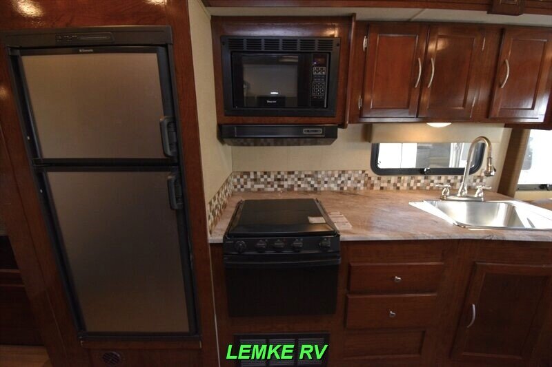 2018 Coachmen Pursuit Precision 29SS   - Photo 14 - Rocklin, CA 95677