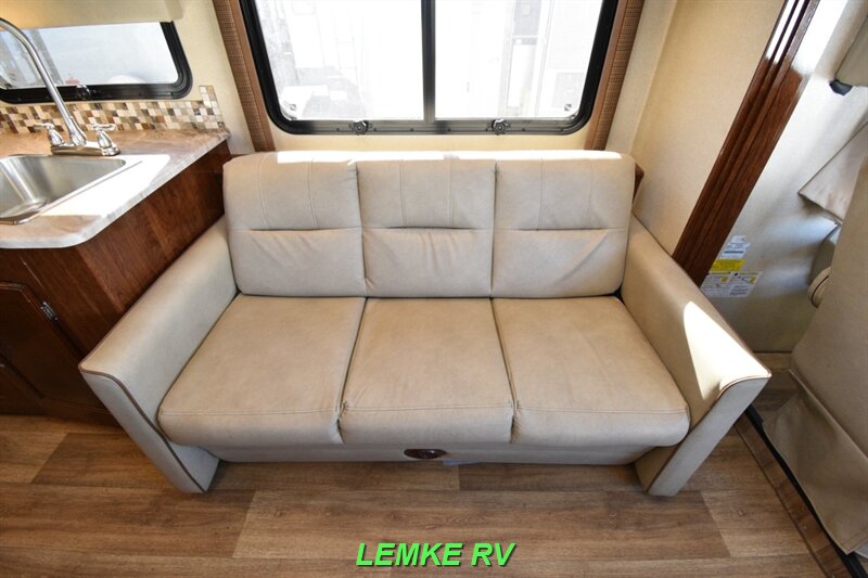 2018 Coachmen Pursuit Precision 29SS   - Photo 21 - Rocklin, CA 95677