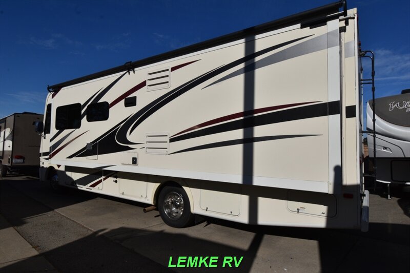 2018 Coachmen Pursuit Precision 29SS   - Photo 7 - Rocklin, CA 95677