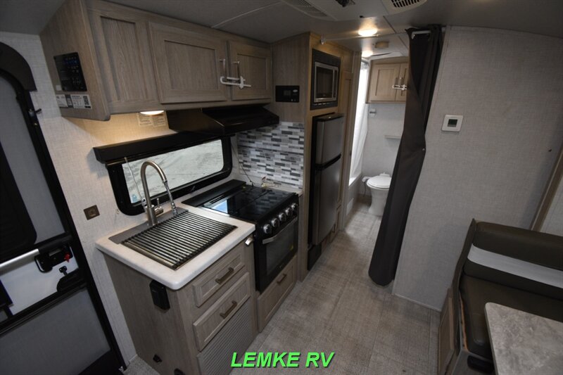 2021 Forest River Flagstaff E-Pro 20BHS   - Photo 12 - Rocklin, CA 95677