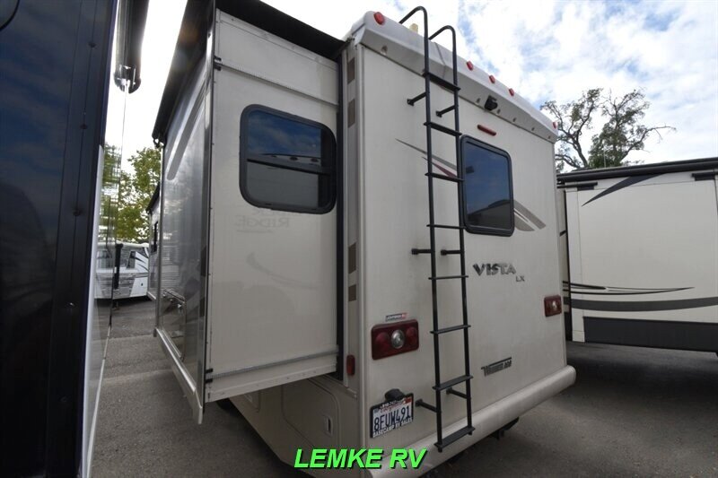 2018 Winnebago Vista 30T   - Photo 7 - Rocklin, CA 95677
