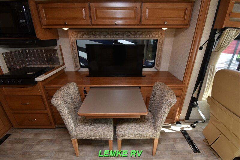 2018 Winnebago Vista 30T   - Photo 11 - Rocklin, CA 95677