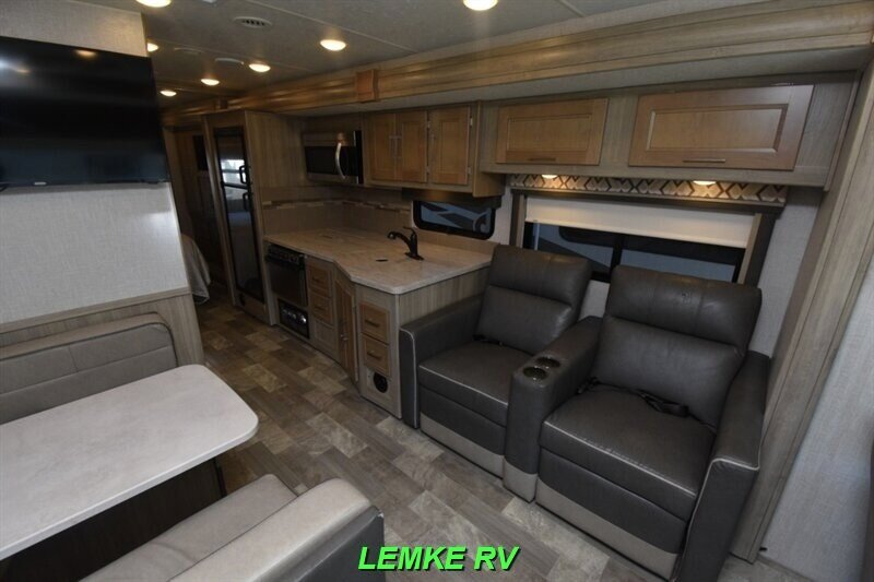 2019 Coachmen Mirada 29FW   - Photo 9 - Rocklin, CA 95677