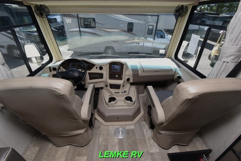 2019 Coachmen Mirada 29FW   - Photo 24 - Rocklin, CA 95677