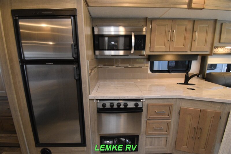 2019 Coachmen Mirada 29FW   - Photo 14 - Rocklin, CA 95677