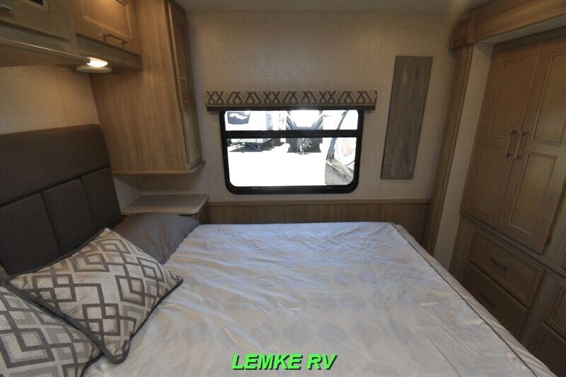 2019 Coachmen Mirada 29FW   - Photo 17 - Rocklin, CA 95677