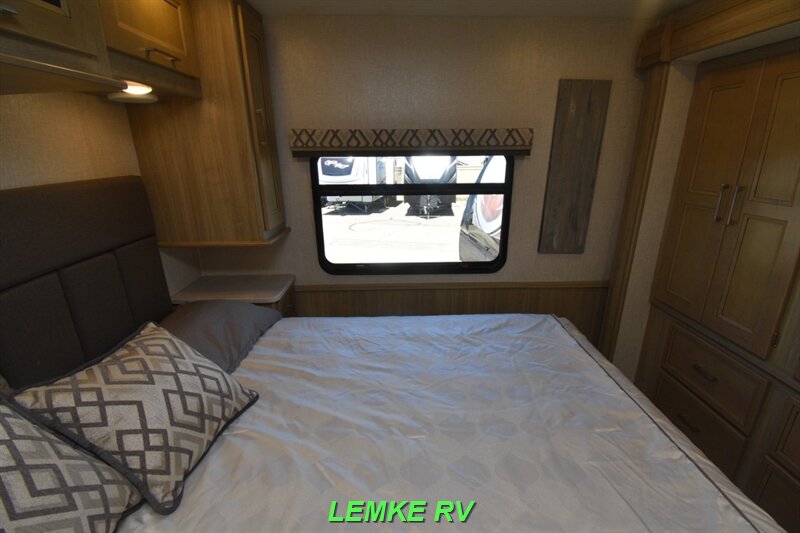 2019 Coachmen Mirada 29FW   - Photo 23 - Rocklin, CA 95677
