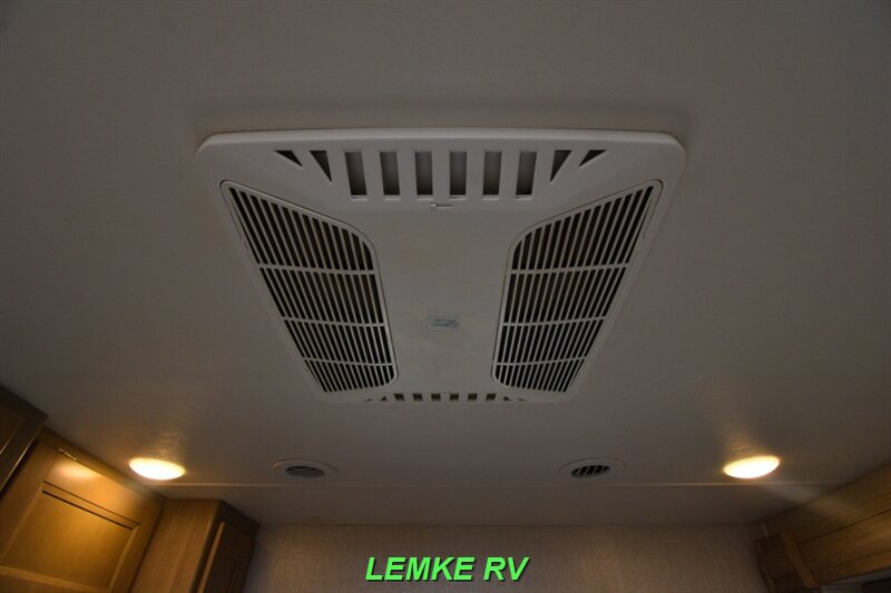 2019 Coachmen Mirada 29FW   - Photo 28 - Rocklin, CA 95677