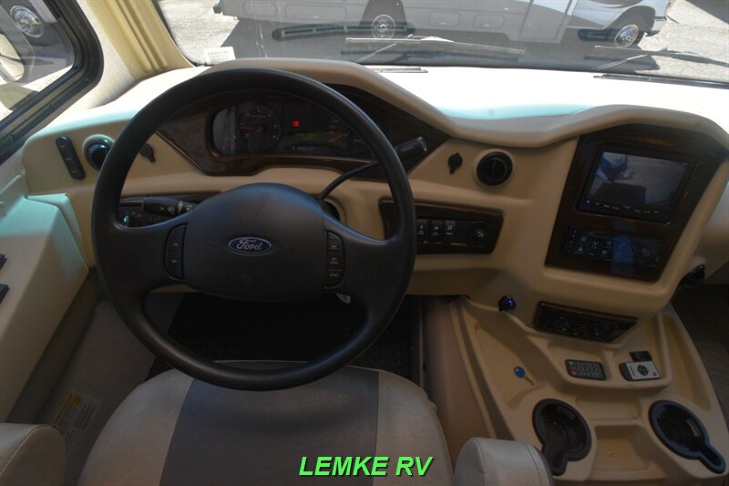 2019 Coachmen Mirada 29FW   - Photo 26 - Rocklin, CA 95677