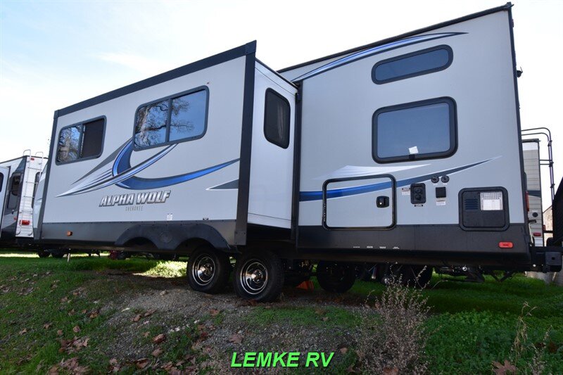 2019 Forest River Cherokee Alpha Wolf 26DBH-L   - Photo 8 - Rocklin, CA 95677