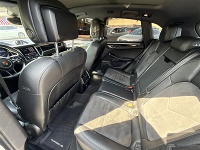 2018 Porsche Macan   - Photo 10 - Lannon, WI 53046