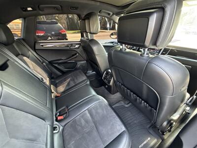 2018 Porsche Macan   - Photo 12 - Lannon, WI 53046