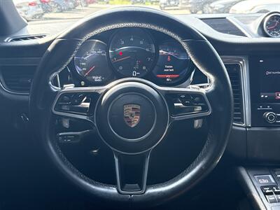 2018 Porsche Macan   - Photo 17 - Lannon, WI 53046