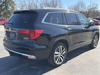 2017 Honda Pilot Elite   - Photo 7 - Lannon, WI 53046