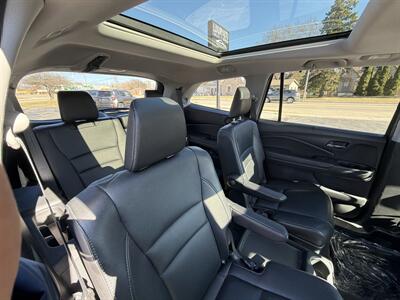 2017 Honda Pilot Elite   - Photo 14 - Lannon, WI 53046